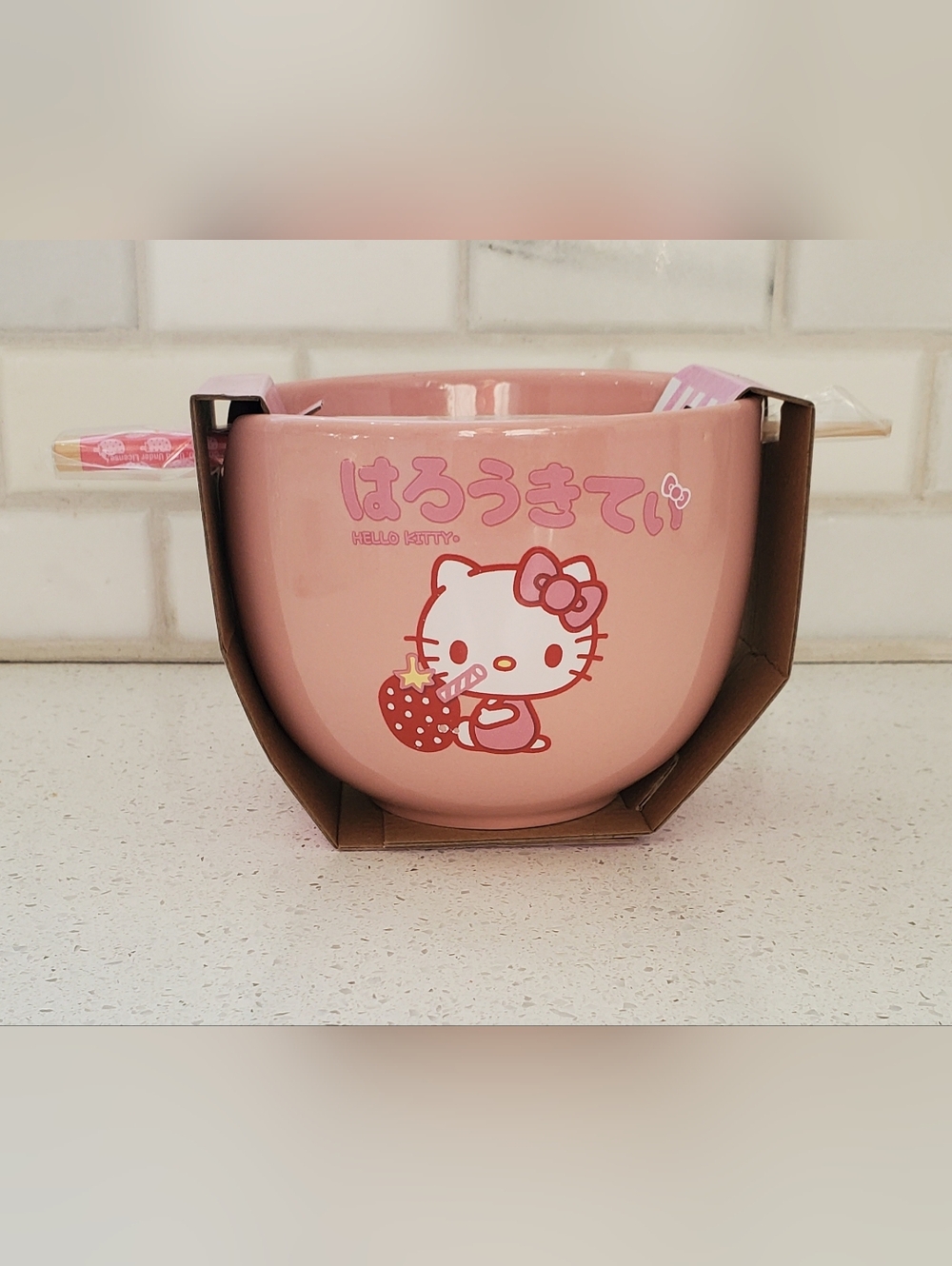 **SOLD**Sanrio HELLO KITTY Strawberry Pink 20oz Ramen Noodle Soup Rice Bowl